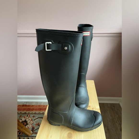 Tall Hunter Boots / Black / WORN ONCE; perfect condition! Size 8 - Picture 3 of 5